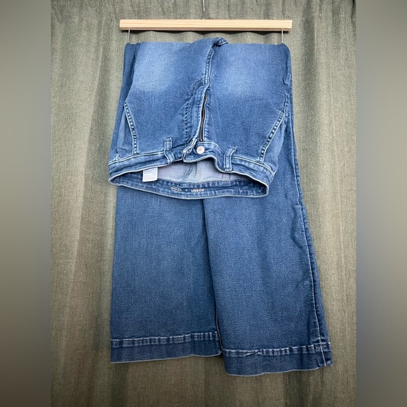 Old Navy Blue Denim Jeans - Picture 5 of 6